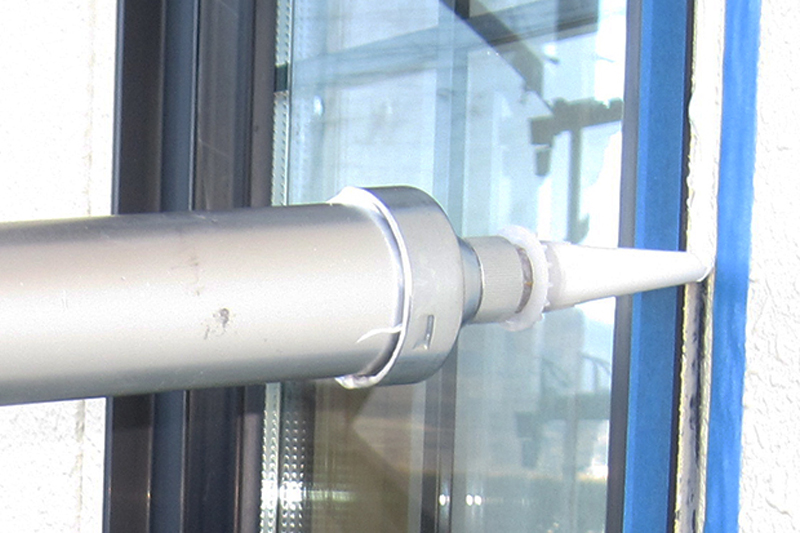 岩本塗装「シール工事」