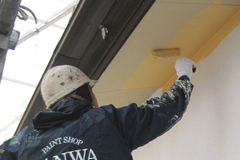 岩本塗装「軒天中塗り」